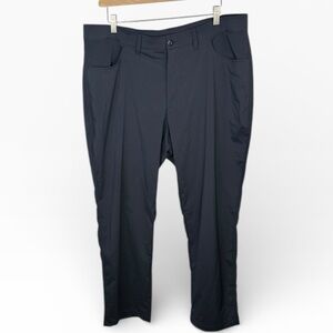 Under Armour Tech Loose Golf Pants in Black M-374 Sz 40” x 30”